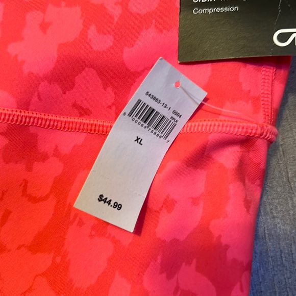 Hot pink leopard gap leggings⭐️ - Picture 3 of 3